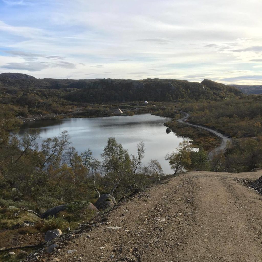 Utsikt Over Grønlitjønn Fra Løypa Til Dagsturhytta-Lakkenstova